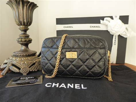 chanel 2.55 small size